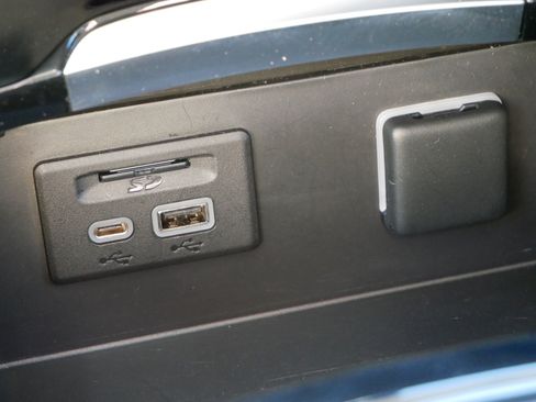 Used 2021 Buick Envision Essence w/ Technology Package I image 27