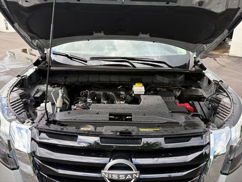 Used 2025 Nissan Pathfinder Platinum FWD image 27