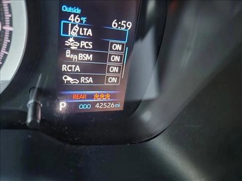 Used 2022 Toyota Corolla Cross LE AWD/4WD image 11