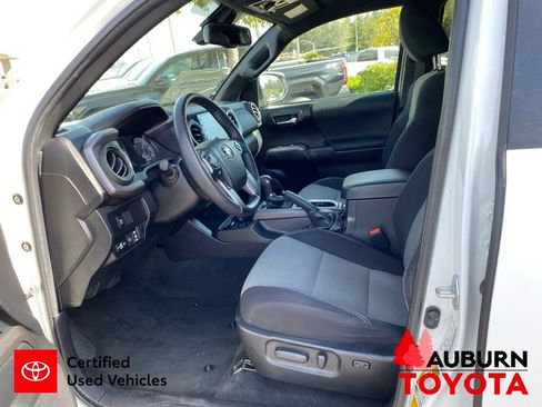 Certified 2022 Toyota Tacoma TRD Off-Road w/ Technology Package AWD/4WD image 35