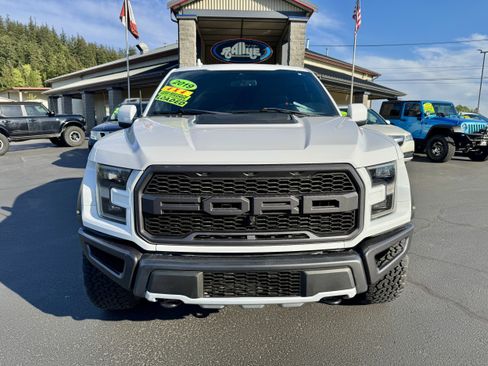 Used 2019 Ford F150 Raptor w/ Equipment Group 802A Luxury AWD/4WD image 2