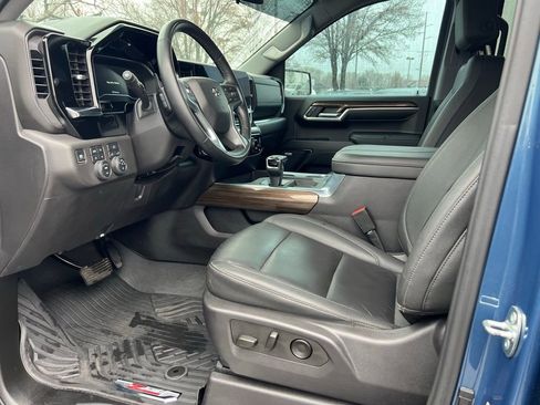 Used 2024 Chevrolet Silverado 1500 LT Trail Boss w/ Convenience Package II image 25