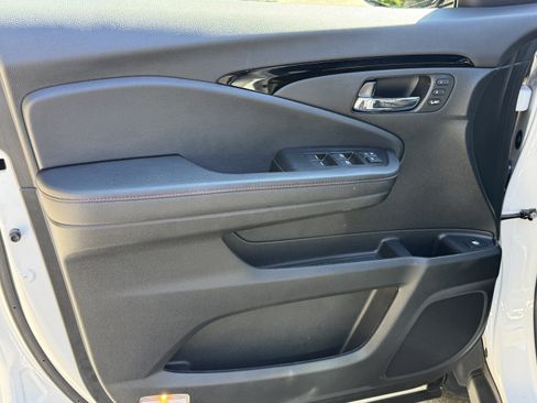 Used 2024 Honda Ridgeline Black Edition image 15