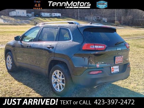 Used 2016 Jeep Cherokee Latitude w/ Cold Weather Group image 7