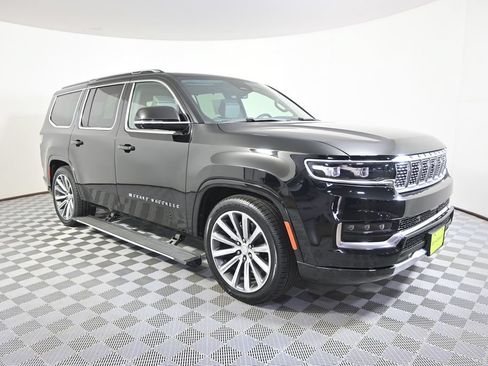 Used 2022 Jeep Grand Wagoneer Series II AWD/4WD image 8