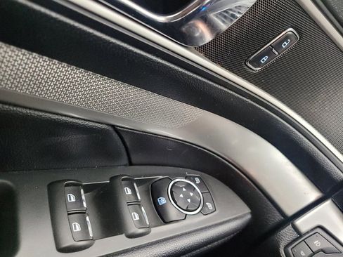 Used 2017 Ford Explorer XLT AWD/4WD image 27