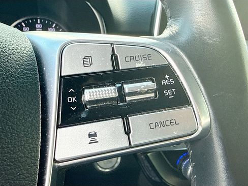 Used 2022 Kia Telluride LX FWD image 36