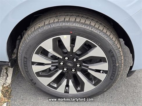 New 2026 Ford Expedition Platinum w/ Driver's Package image 15