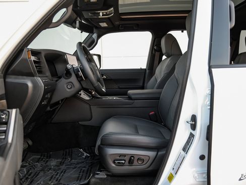 Used 2025 Lexus GX 550 image 24