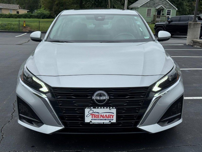 Used 2023 Nissan Altima 2.5 SV w/ SV Premium Package FWD image 9