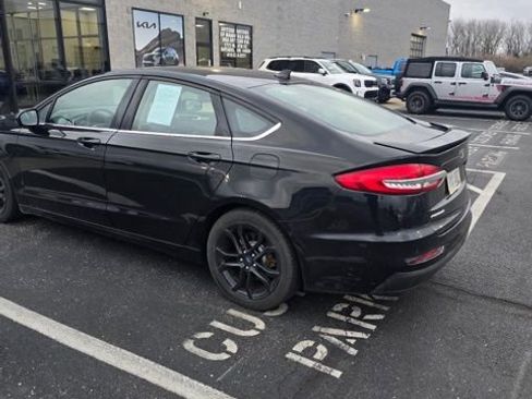 Used 2019 Ford Fusion SE w/ Equipment Group 151A image 3