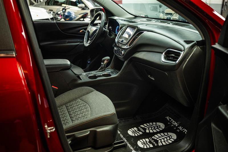 Used 2023 Chevrolet Equinox LT w/ Driver Convenience Package FWD image 14
