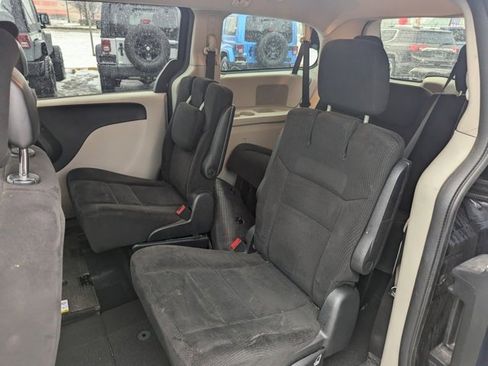 Used 2014 Dodge Grand Caravan SXT image 17