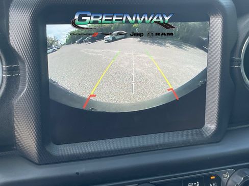 Used 2018 Jeep Wrangler Unlimited Sahara AWD/4WD image 23