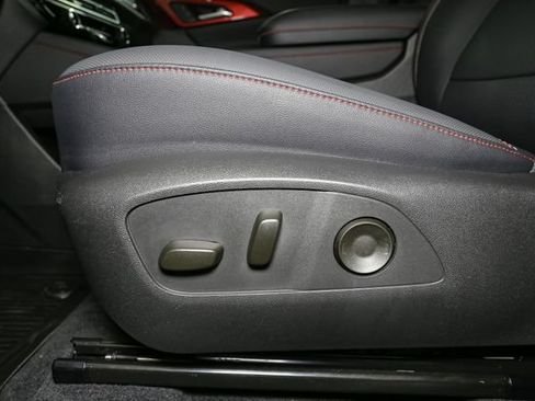 Used 2026 Chevrolet Traverse Z71 w/ LPO, Floor Liner Package AWD/4WD image 40
