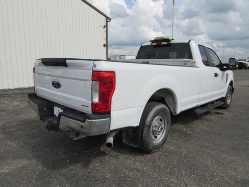 Used 2018 Ford F250 XL w/ Power Equipment Group RWD image 3