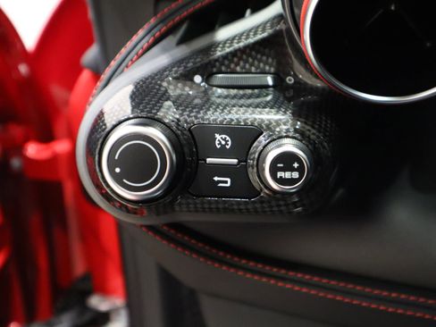 Used 2022 Ferrari F8 Tributo image 29