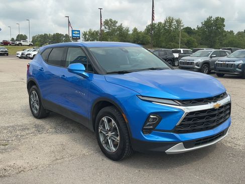 Used 2024 Chevrolet Blazer LT AWD/4WD image 3