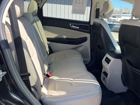 Used 2016 Ford Edge Titanium image 34