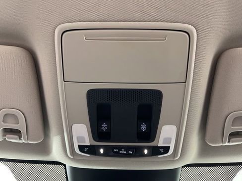 Used 2025 Honda Pilot Touring image 35