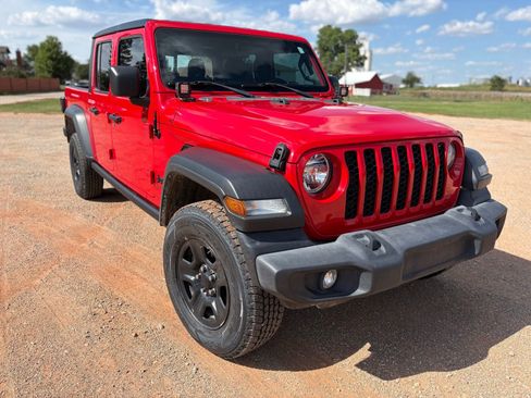 Used 2022 Jeep Gladiator Sport w/ Trailer Tow Package AWD/4WD image 2