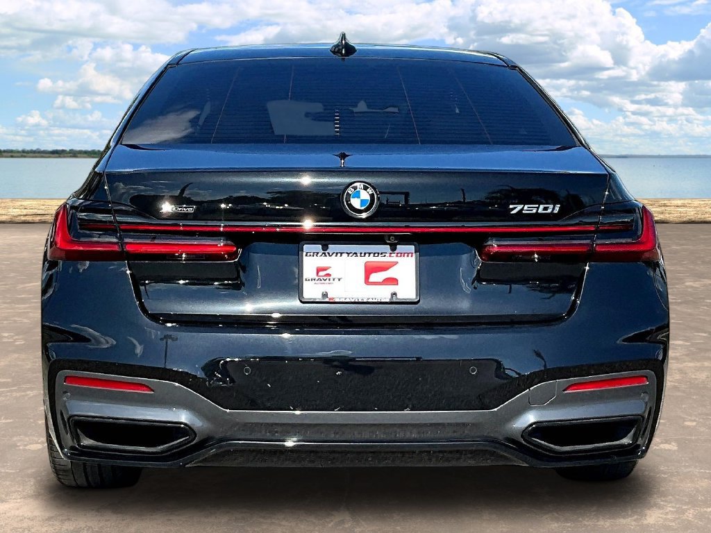 Used 2021 BMW 750i xDrive w/ Executive Package AWD/4WD image 5
