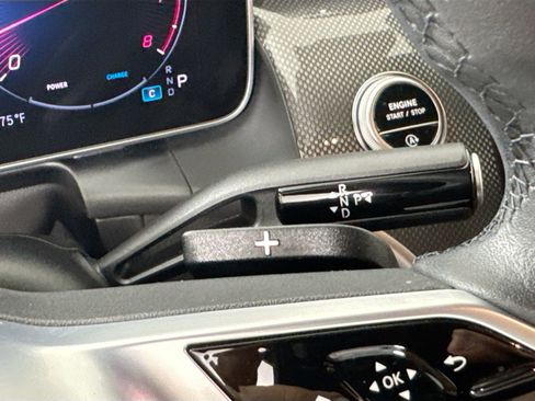 Used 2024 Mercedes-Benz GLC 300 image 17