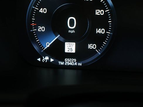 Used 2020 Volvo V90 T6 Cross Country w/ Protection Package Premier image 25