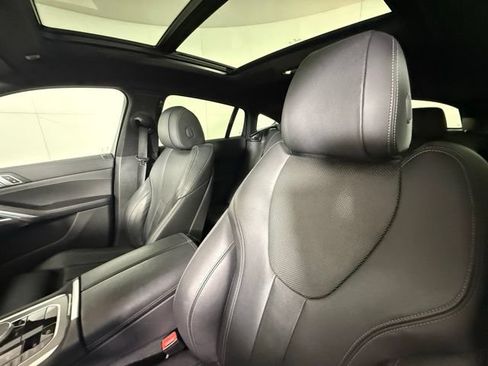 Used 2022 BMW X6 xDrive40i AWD/4WD image 18