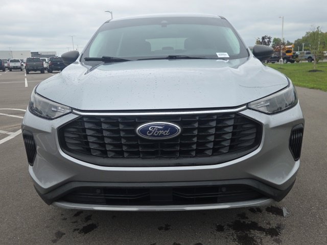 Used 2023 Ford Escape Active w/ Cold Weather Package FWD image 3