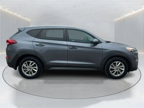 Used 2016 Hyundai Tucson SE w/ Option Group 02 FWD image 8