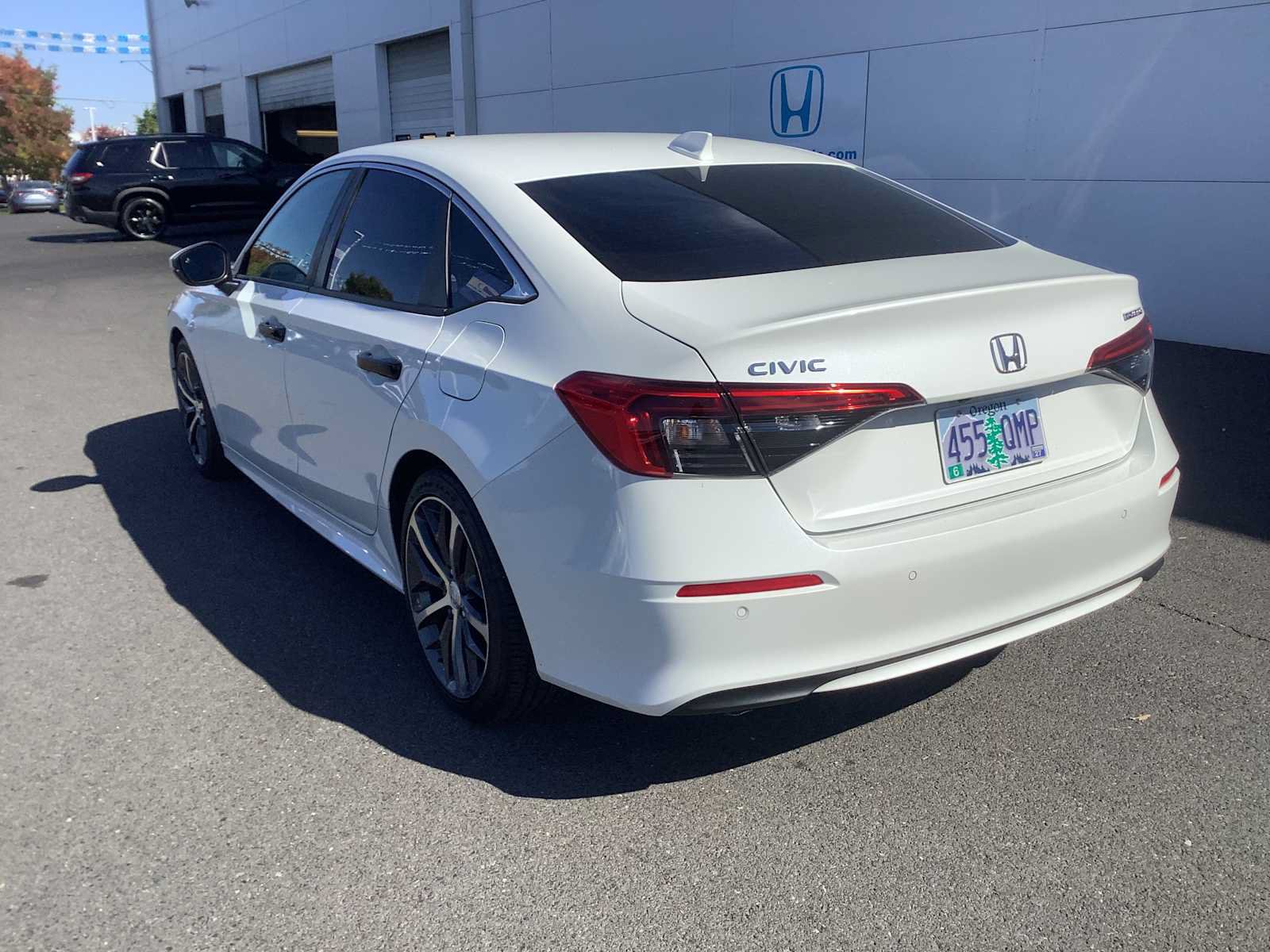 Used 2023 Honda Civic Touring image 3
