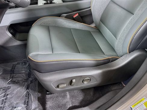 New 2026 GMC Acadia AT4 w/ Luxury Package AWD/4WD image 19