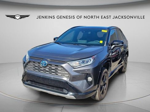 Used 2020 Toyota RAV4 XSE AWD/4WD image 4