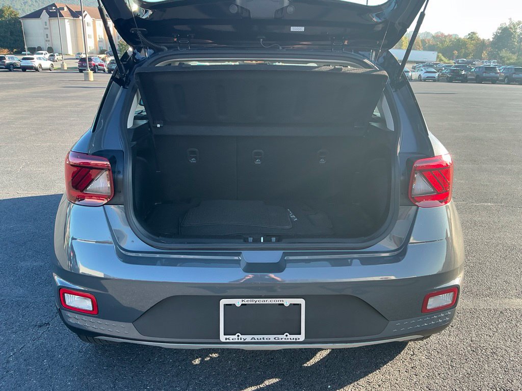 Certified 2023 Hyundai Venue Limited FWD image 10
