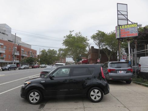 Used 2015 Kia Soul FWD image 6