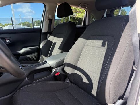 Used 2024 Honda HR-V LX image 11
