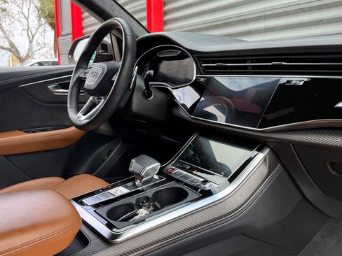 Used 2022 Audi RS Q8 w/ Carbon Optic Package AWD/4WD image 18