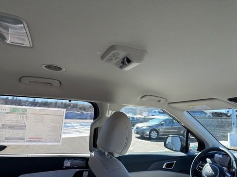 New 2026 Kia Carnival EX FWD image 12