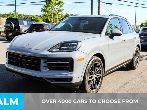 Used 2024 Porsche Cayenne AWD/4WD image 2