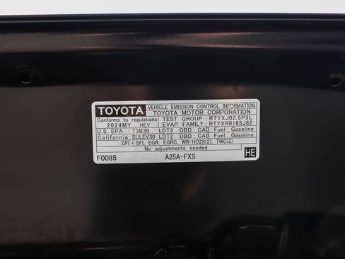 Used 2024 Toyota RAV4 AWD Hybrid image 27