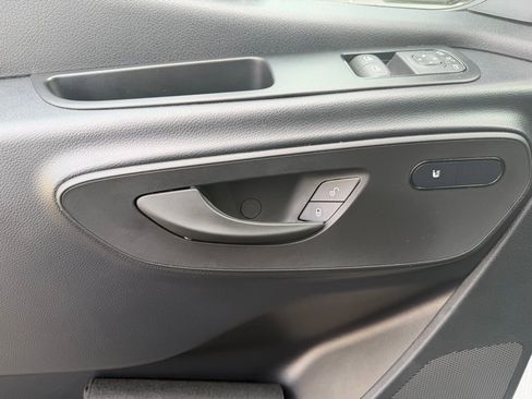 Used 2024 Mercedes-Benz Sprinter 2500 image 21