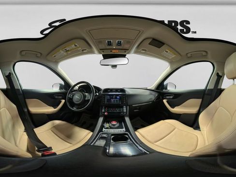 Used 2018 Jaguar F-PACE Premium AWD/4WD image 46