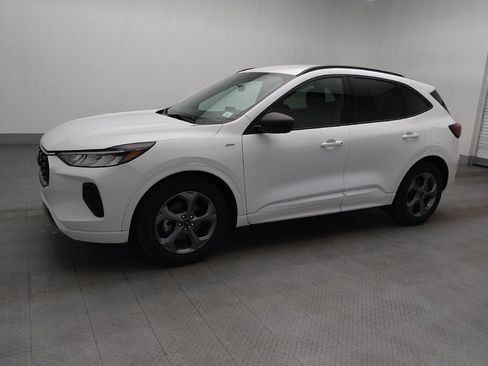 Used 2023 Ford Escape ST-Line FWD image 2