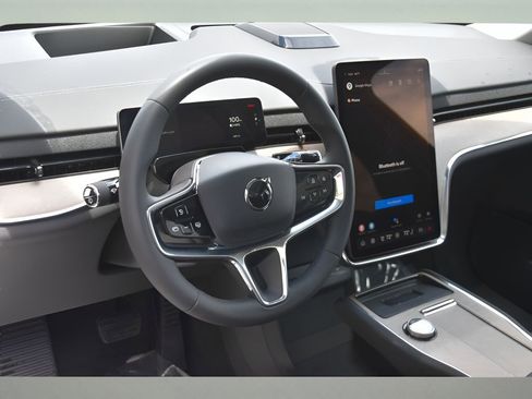 Certified 2025 Volvo EX90 Ultra image 11