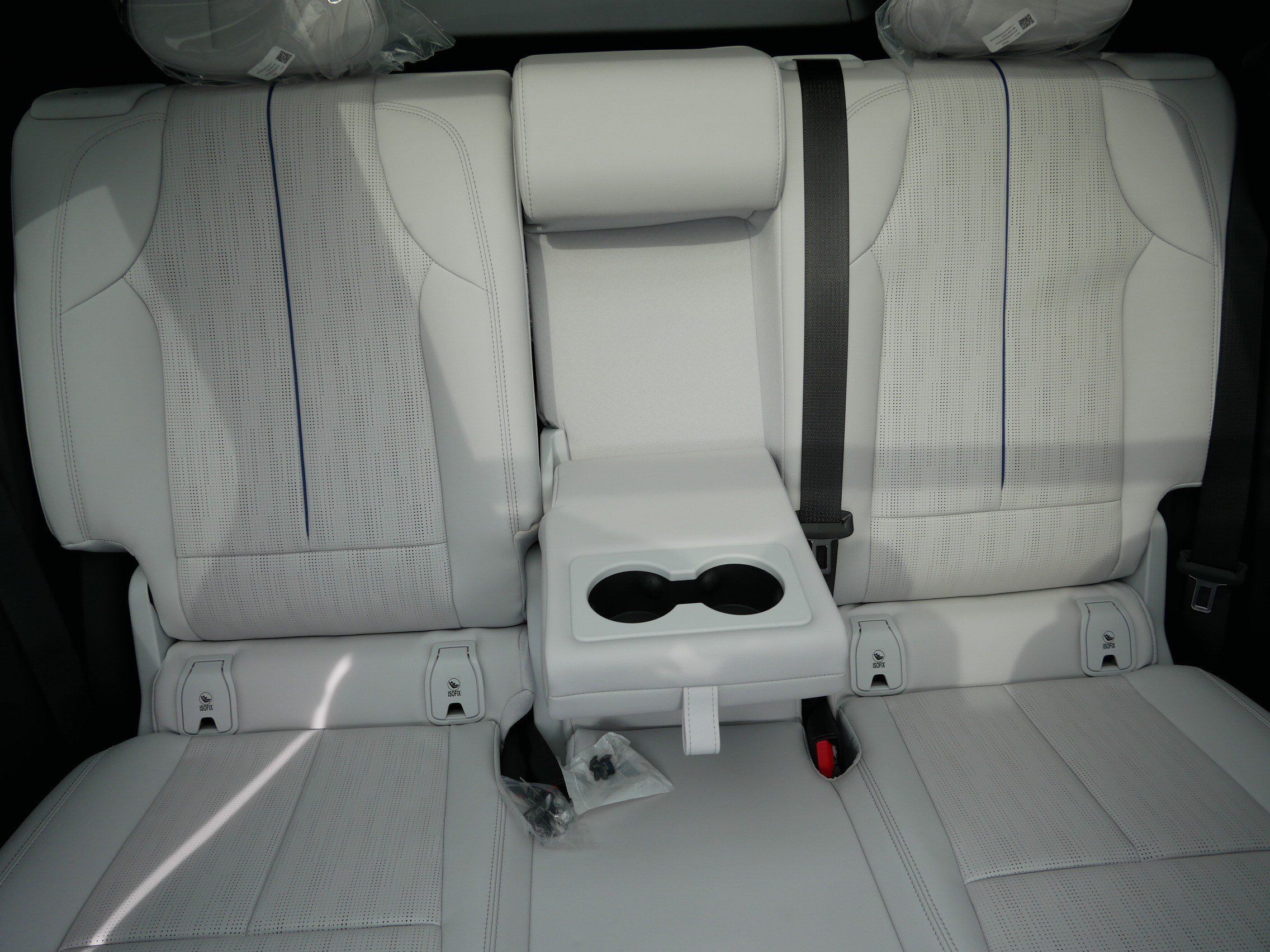 Used 2026 Cadillac Lyriq Sport w/ LPO, Floor Liner Package AWD/4WD image 13