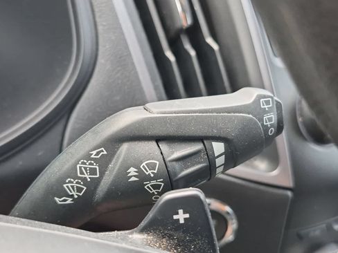 Used 2018 Ford Edge SE FWD image 24