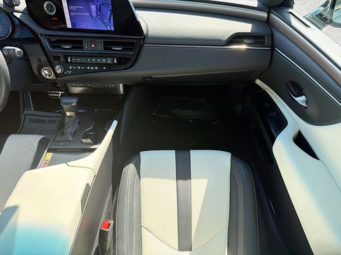 Used 2023 Lexus ES 350 F Sport w/ Accessory Package (Z2) image 18