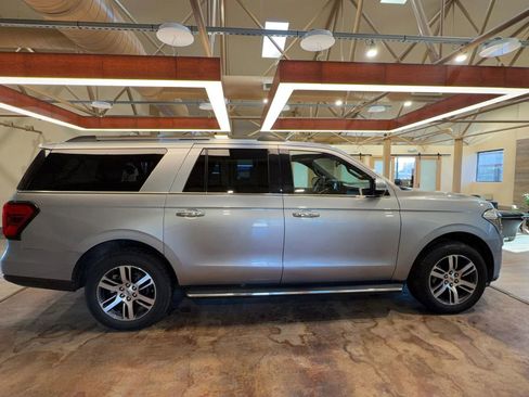 Used 2023 Ford Expedition Max Limited image 3