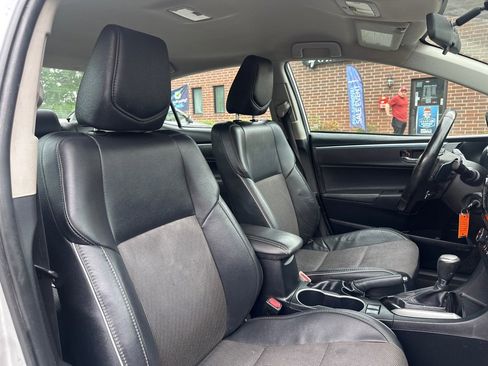 Used 2016 Toyota Corolla S image 15